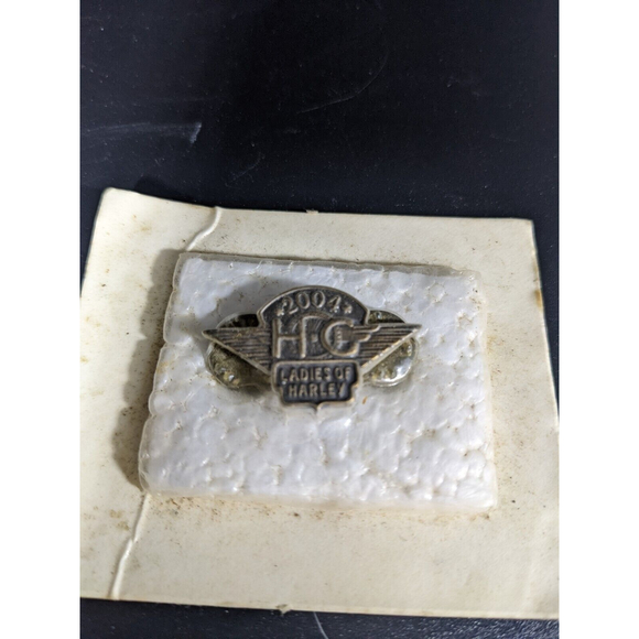 2004 Ladies Of Harley Davidson HOG Pin Vest Jacket Hat Lapel New Old Stock - Picture 2 of 3